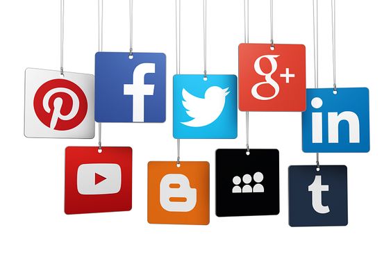 إدارة حسابات التواصل الاجتماعي